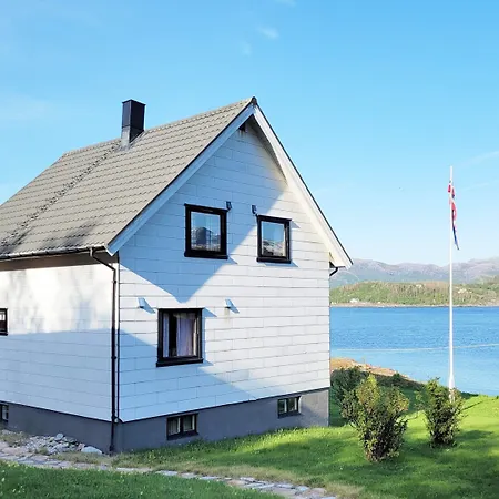 6 Person In Sandhornoy Vakantiehuis *