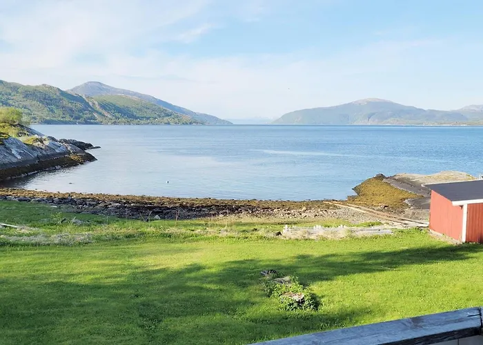 6 Person In Sandhornoy *